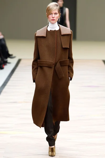 Look 12